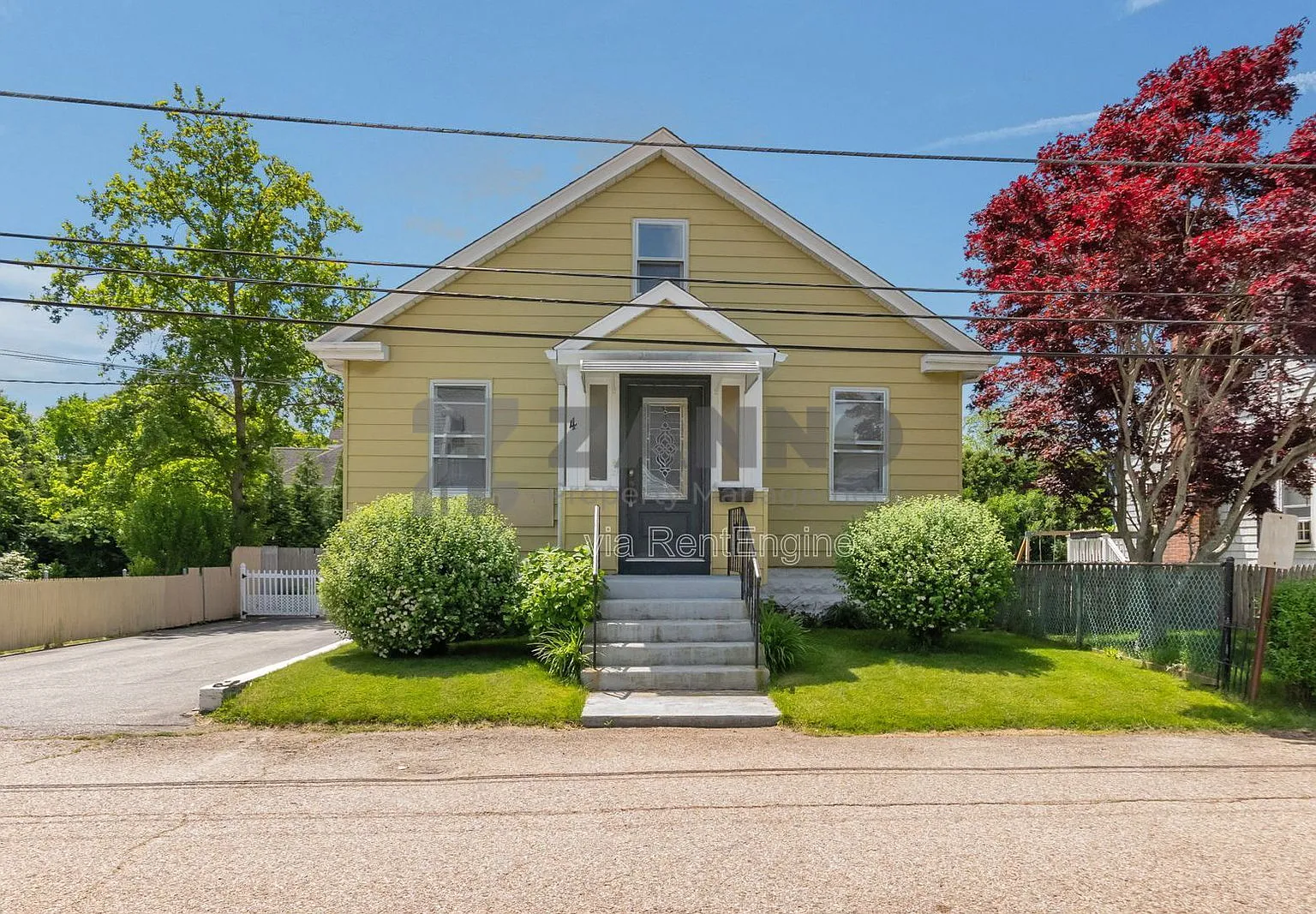 3 bed, 2.0 bath, 1928 sqft, $3,200 — Photo 1