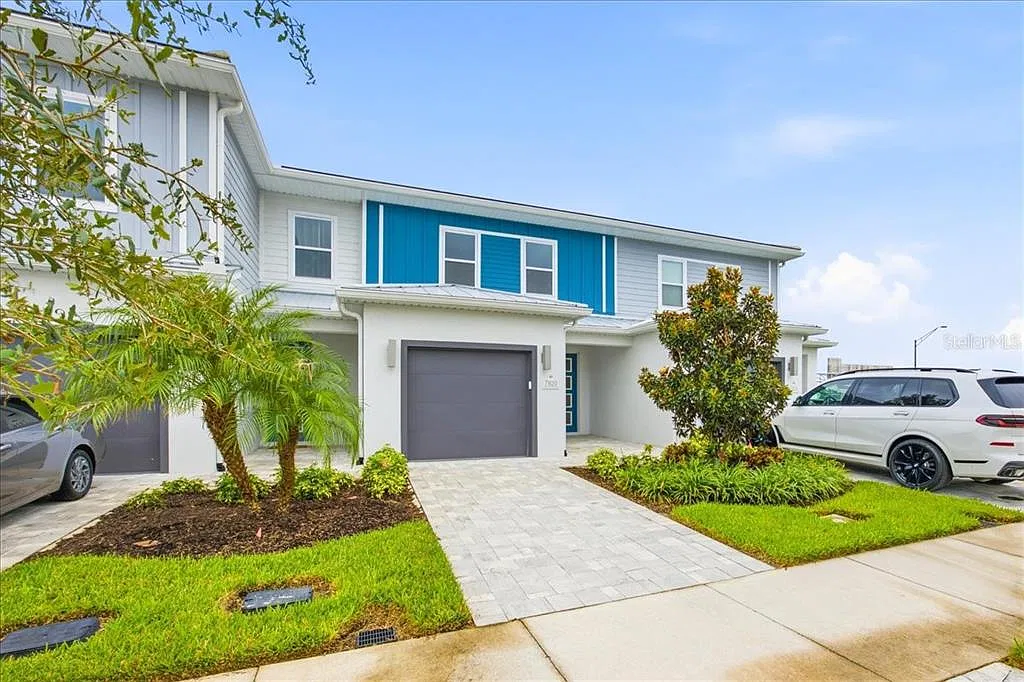 3 bed, 2.5 bath, 1670 sqft, $3,000 — Photo 2