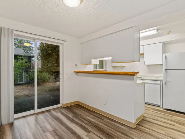 Meadowood Apartments