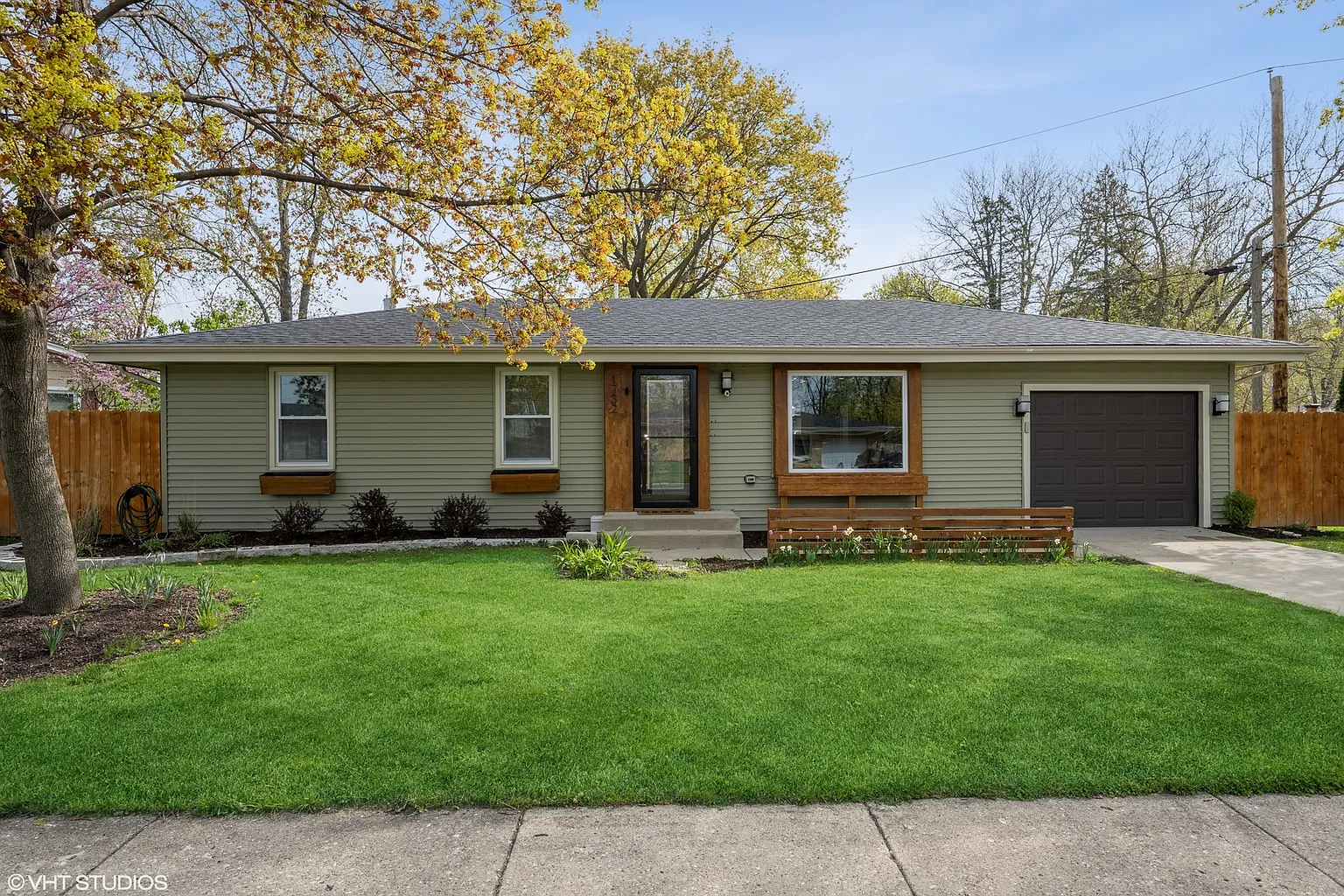 1732 Pleasant Ave photo 1
