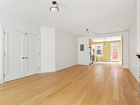 69 Hudson Avenue image 4 of 18