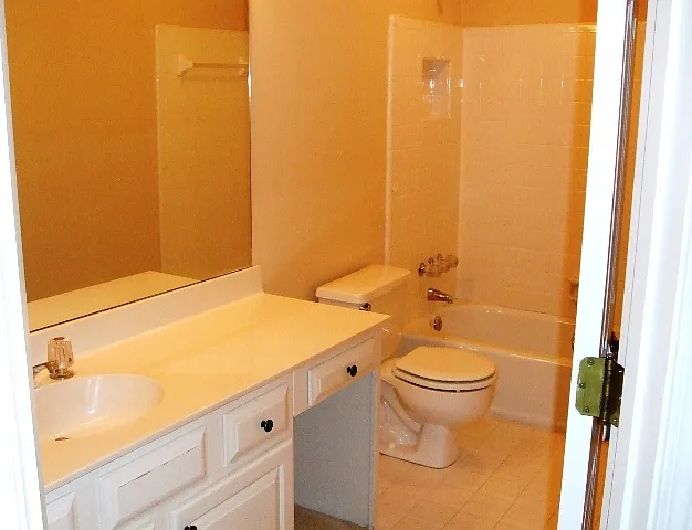 2562 Oakwood Trce SE — Photo 15