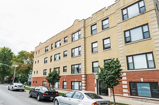 1st image of 1910 N Washtenaw Ave APT 1