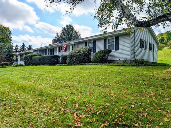 306 East St, Oneonta, NY 13820