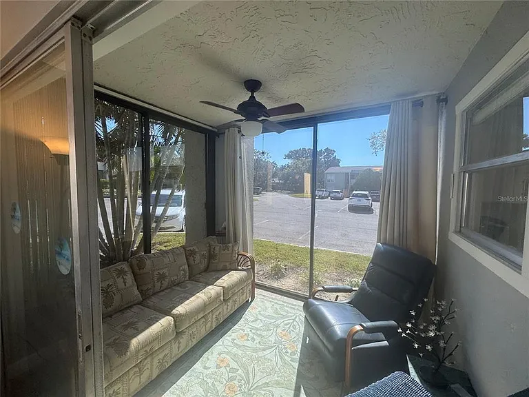 621 Windrush Bay Dr #621 — Photo 9