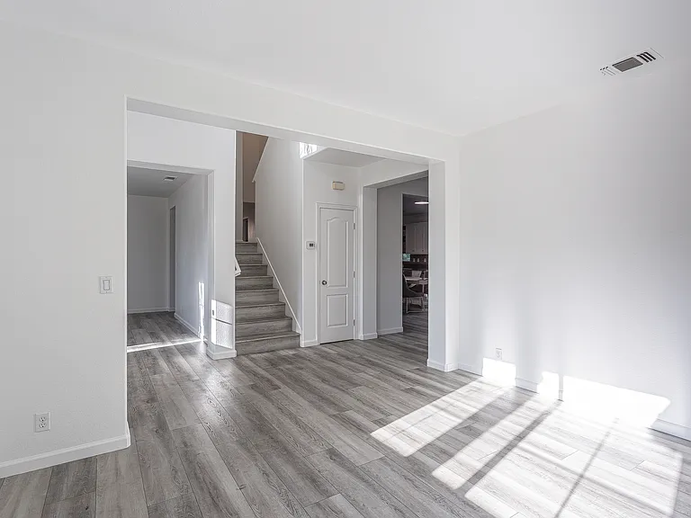 2337 N Silvervale St — Photo 76