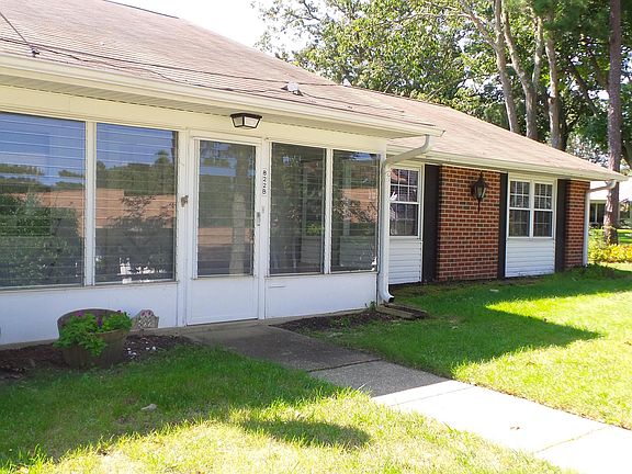 4th image of 822B Balmoral Ct #1002