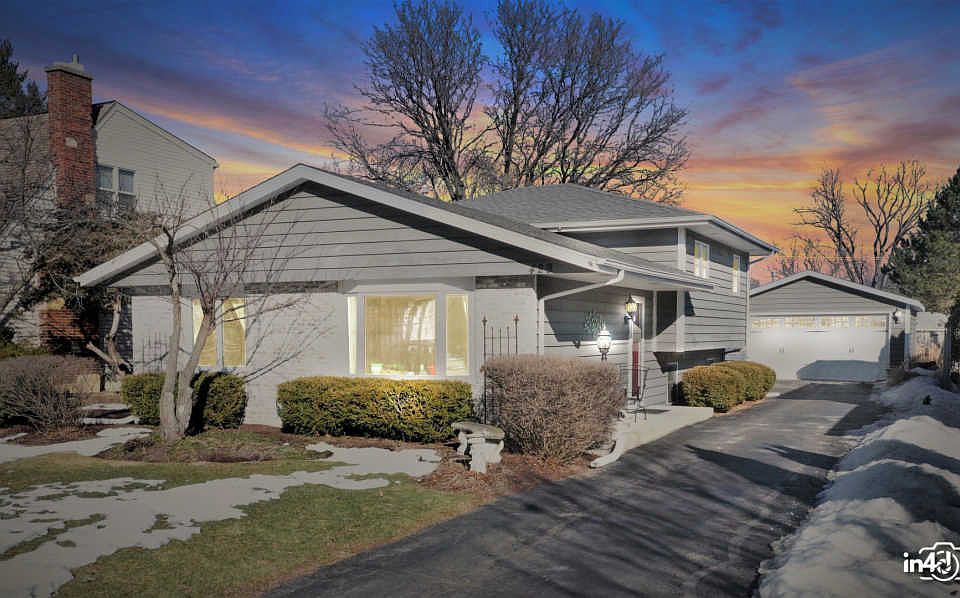 1st image of 429 Blackhawk Dr