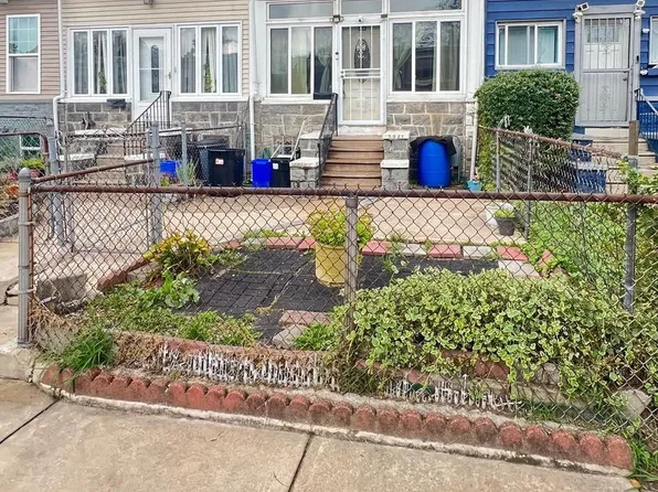 5821 Warrington Ave, Philadelphia, PA 19143