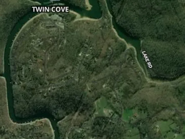 Red Oak Ln, Caryville, TN 37714
