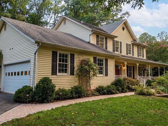 2nd image of 5317 Forrest Ct