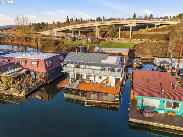 5 W Mill St #B7, Ridgefield, WA 98642