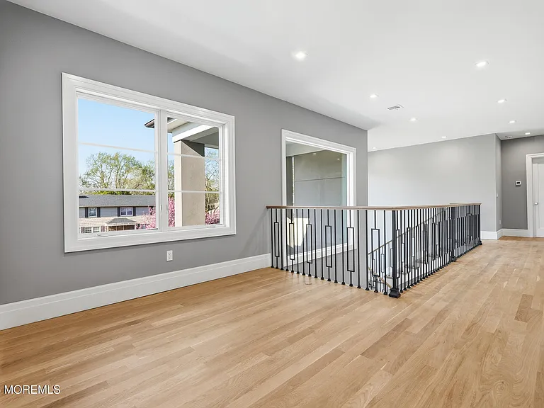 84 Cooper Ave — Photo 31