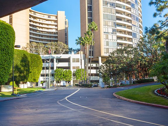 5th image of 4267 Marina City Dr Unit 1112