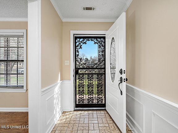 2nd image of 3820 Windermere Rd N