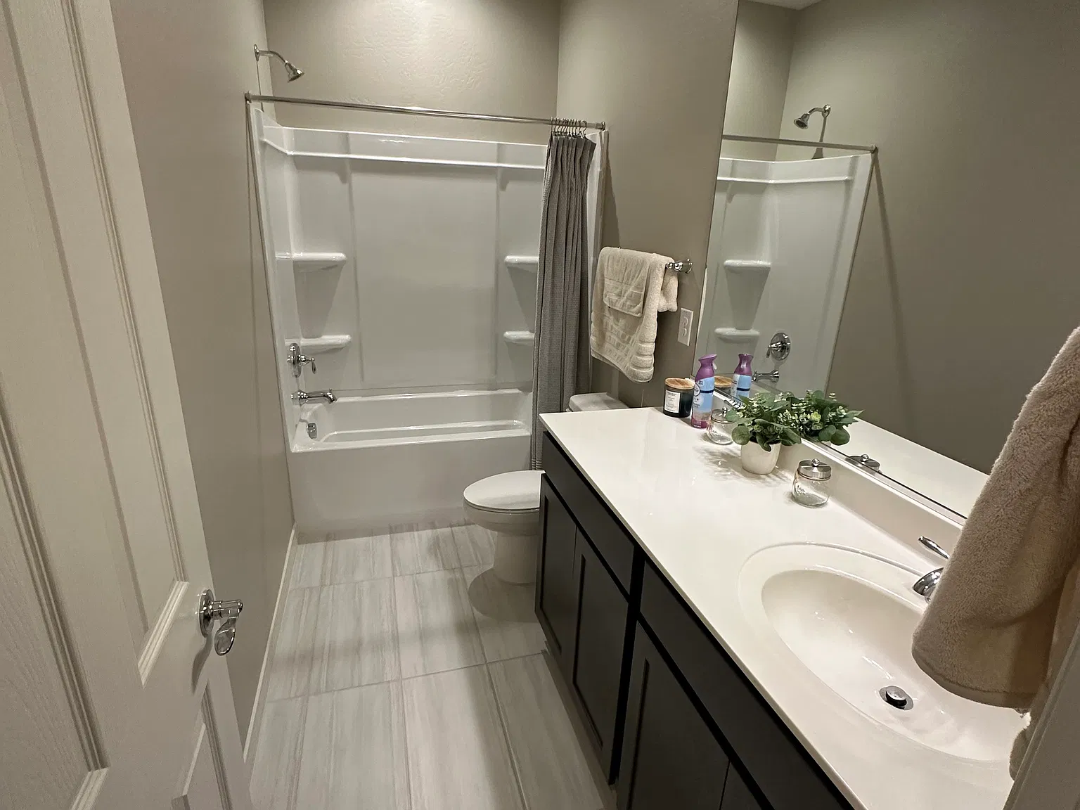 4 bed, 3.5 bath, 2664 sqft, $3,100 — Photo 3