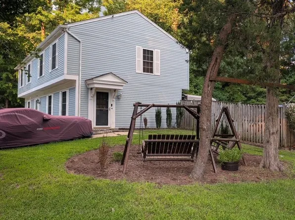 707 Barrington Dr, Waldorf, MD 20602