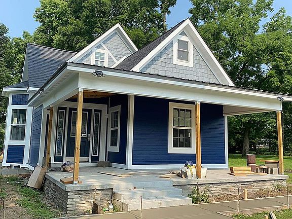 3rd image of 1338 Sharon Ave