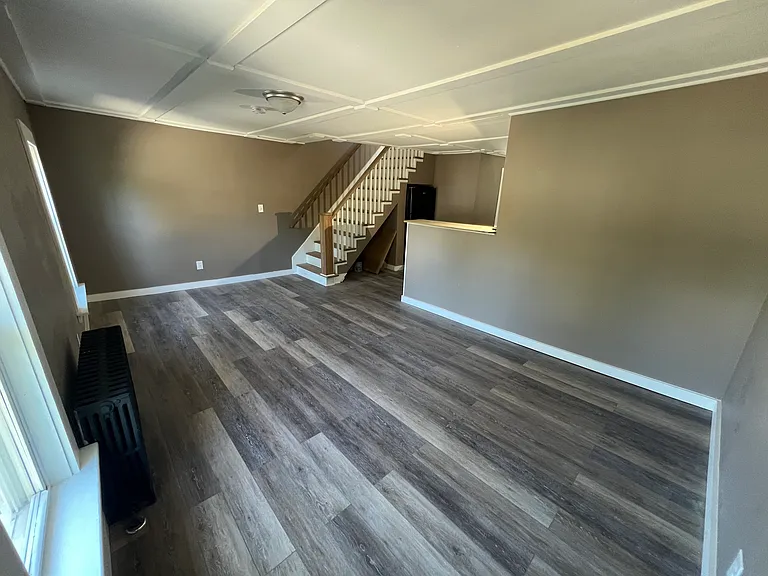 24 Gilford Ave #6B — Photo 1