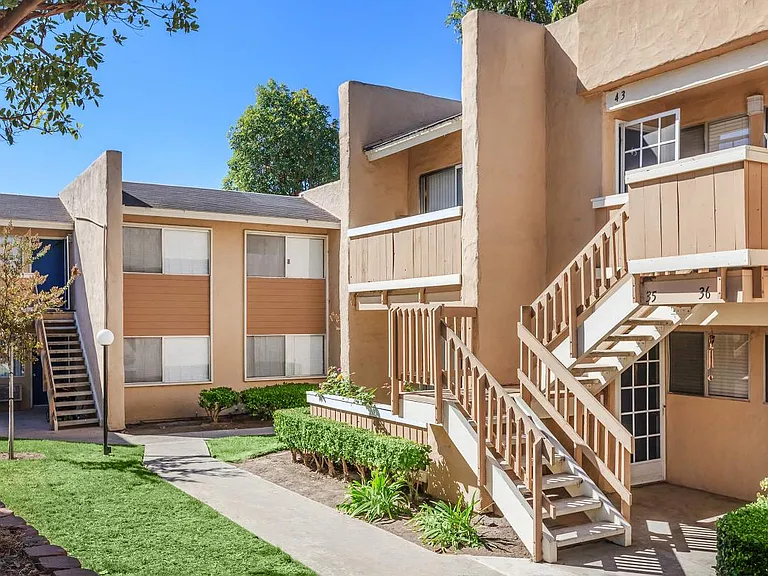Vista Sun Apartments — Photo 13
