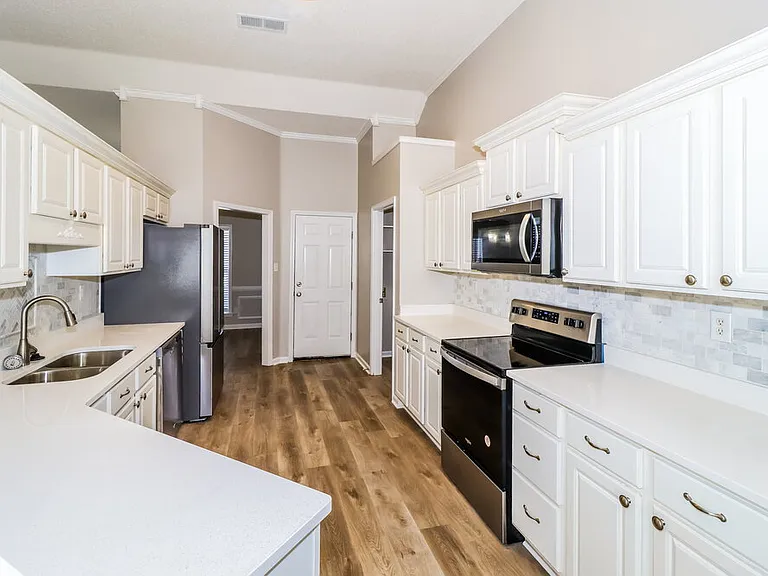 9245 Tamhaven Dr — Photo 8