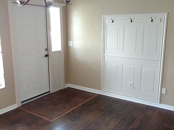 4th image of 505 SE Parkway Dr