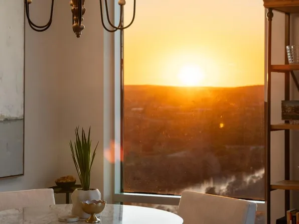 300 Bowie St APT 3605, Austin, TX 78703