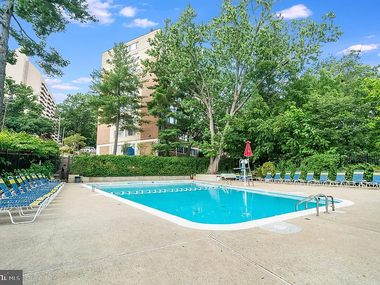 1210 N Taft St #504 — Photo 22