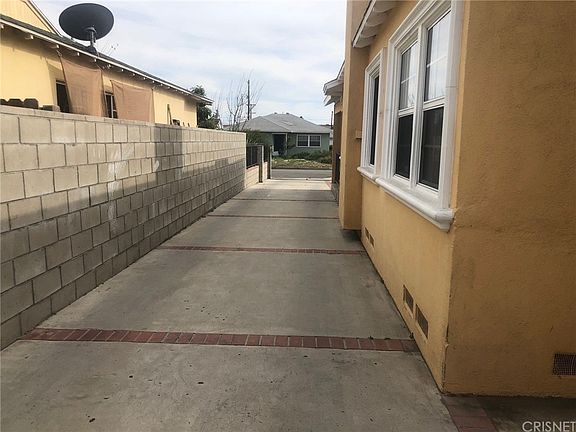 2nd image of 11619 Blythe St