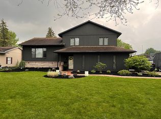 2104 Garside Dr, Essexville, MI
