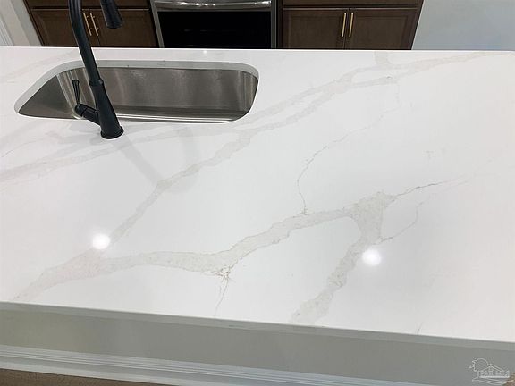 5th image of 4877 Bonneville St #5