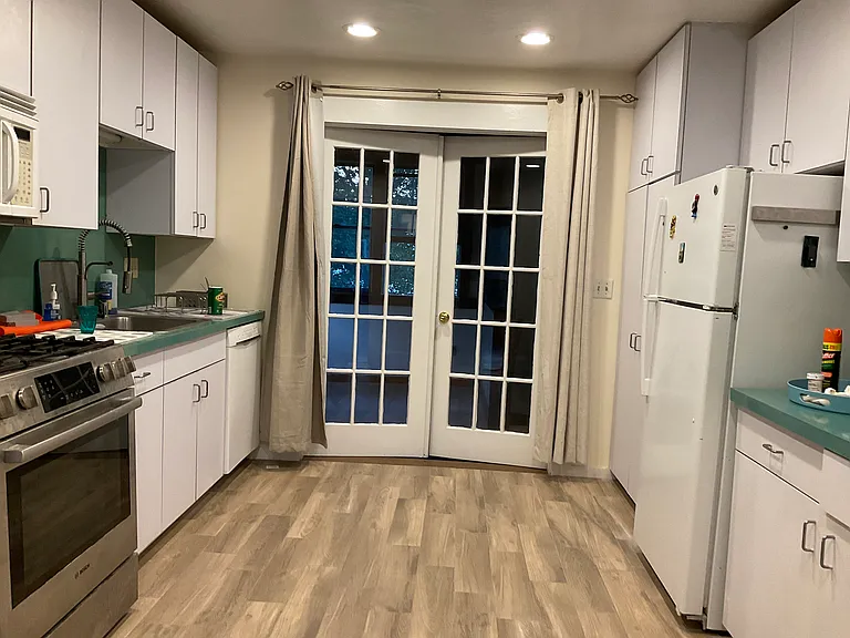 304 Thoreau St — Photo 17