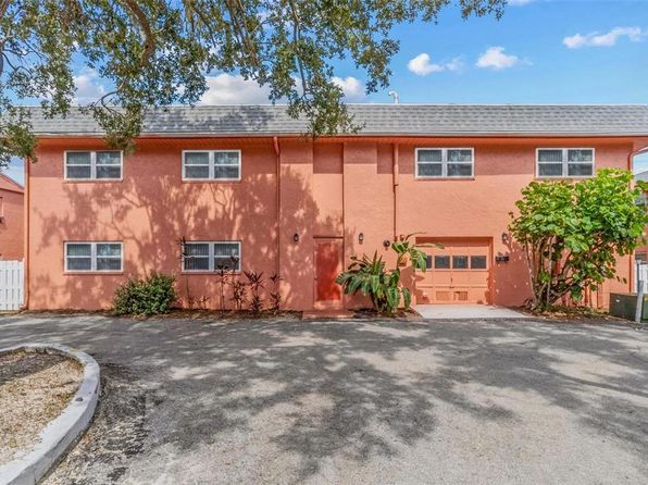 265 SW Lincoln Cir N APT 2102