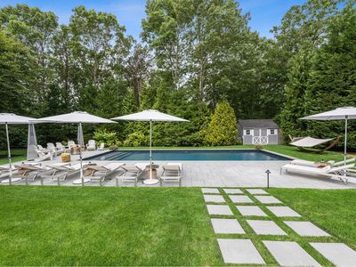 4 Glenmore Dr, Hampton Bays, NY, 11946