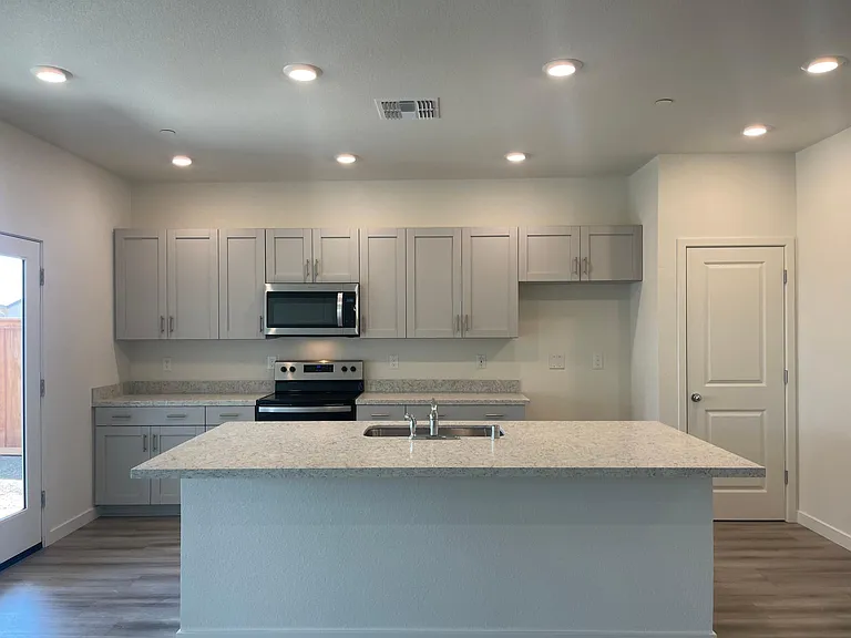 1785 Orchid Ave — Photo 6