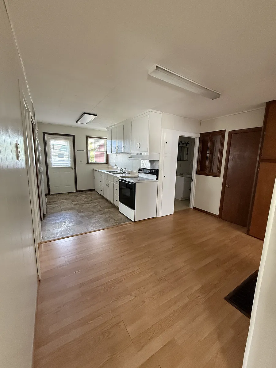 Kitchen/Dining - 212 Norway St #1