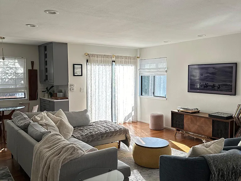 559 W Richmond Ave — Photo 5