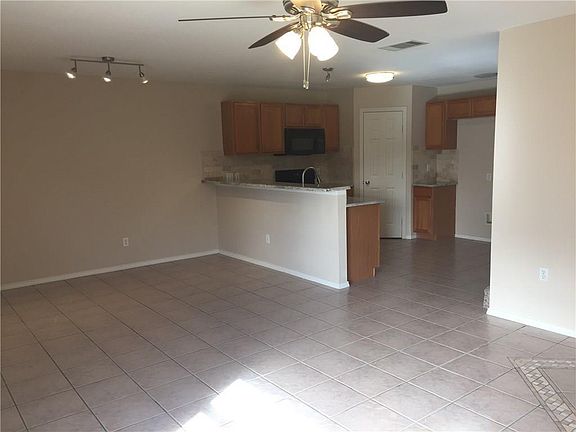 4th image of 3637 Clubview Dr