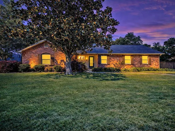 4 Patterson Dr, Greenville, TX 75402