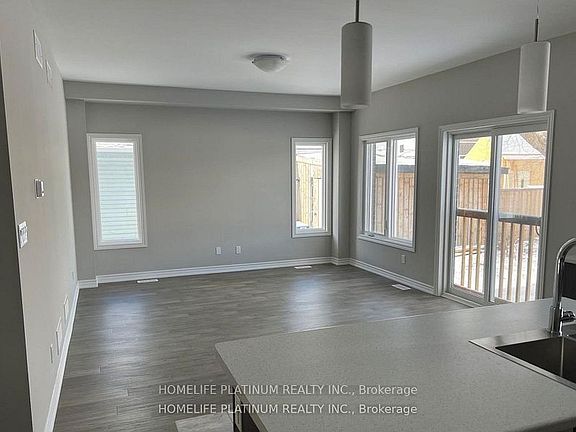 5th image of 3252 Parker Ave