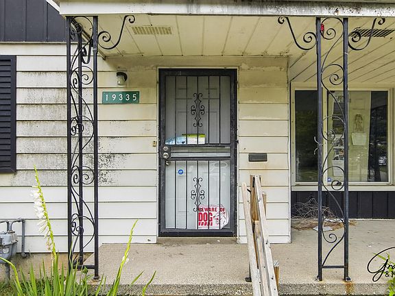 2nd image of 19335 Trinity St