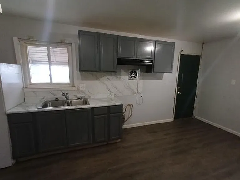 20460 Griggs St — Photo 13
