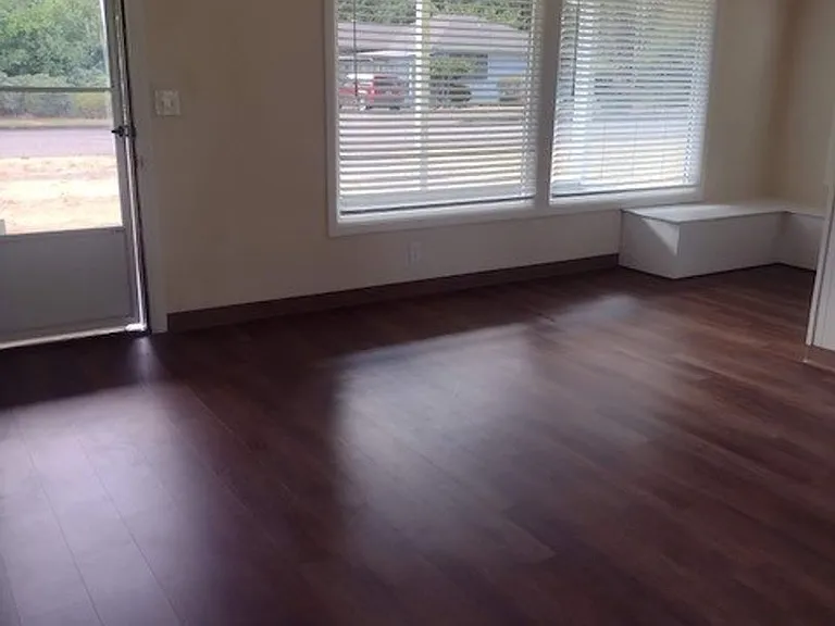 150 N Holly Ave — Photo 1
