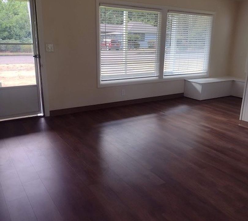 1st image of 150 N Holly Ave