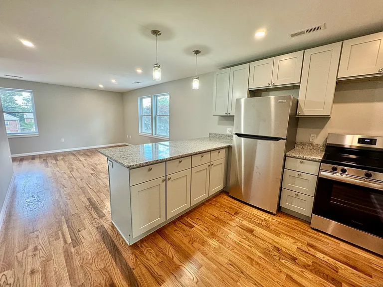 109 Churchill St #3 — Photo 7