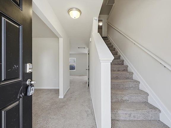 4th image of 216 Wayfair Ln