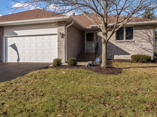 1010 High Point Dr, Rockton, IL 61072
