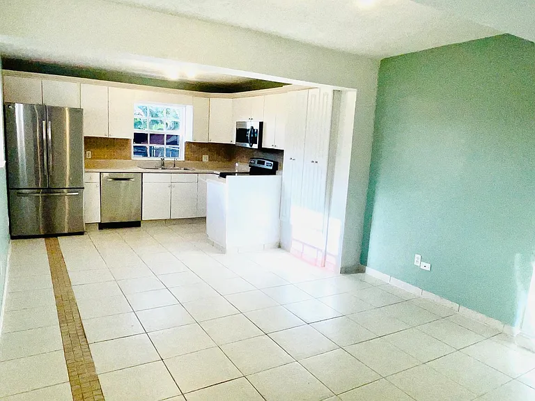 4850 SW 58th Avee — Photo 2