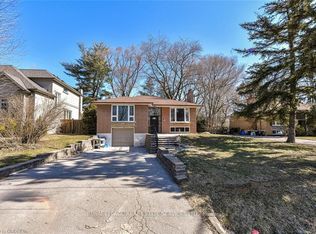 445 Willis Dr, Oakville, ON L6L 4V6