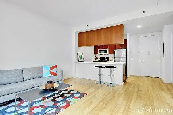 Rented by City Connections Realty | media 15